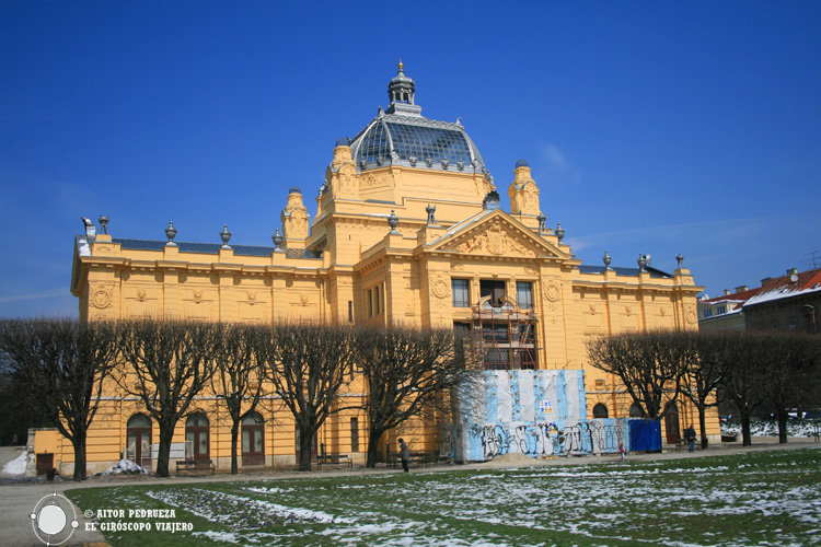 Edificio del Pabellón de Arte en la plaza del rey Tomislav