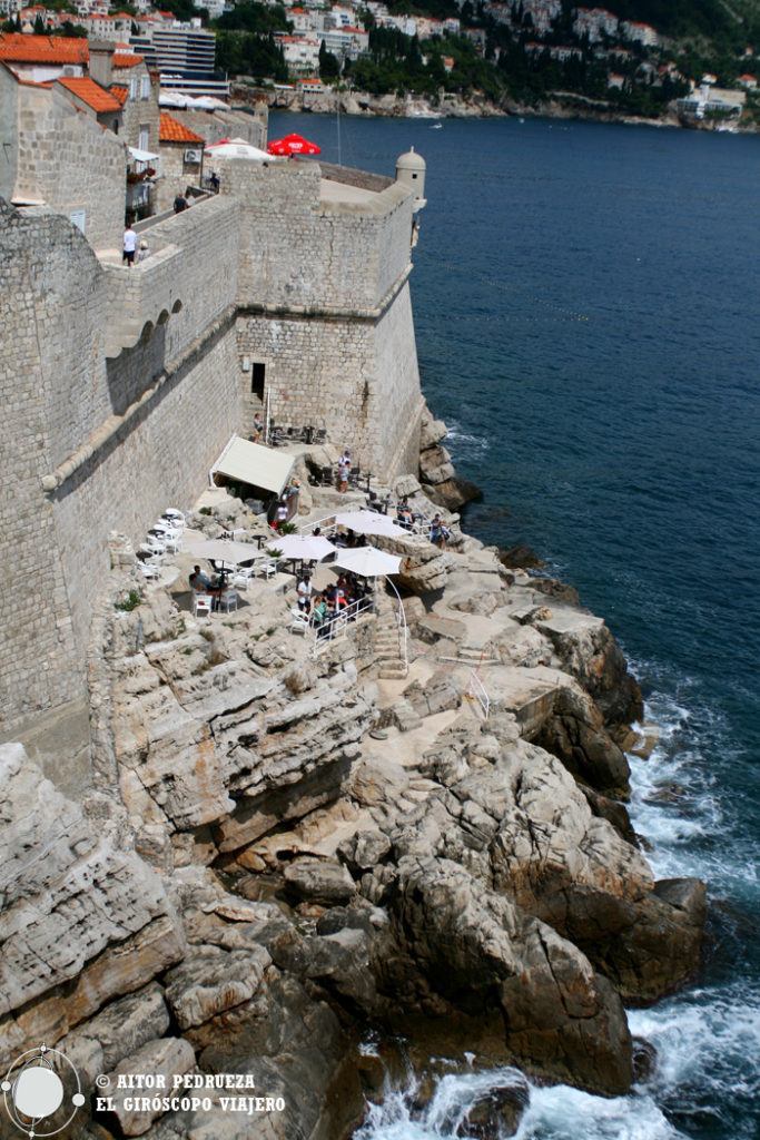 La terraza del Buza Bar