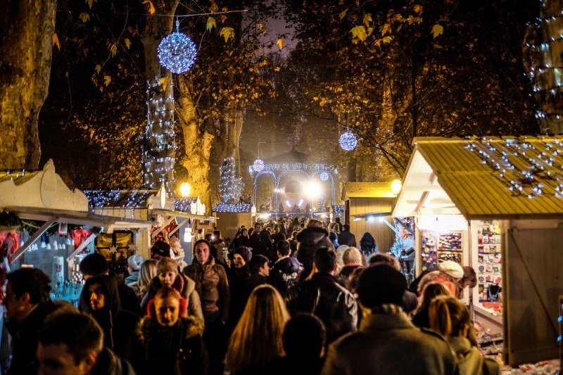 Puestos de Navidad en la plaza Zrinjevac