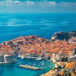 Vista de Dubrovnik en Croacia, ideal para conocerla con un tour y visita guiada.