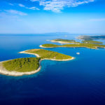 Vista de las Islas Pakleni, ideales para un viaje de crucero en Croacia