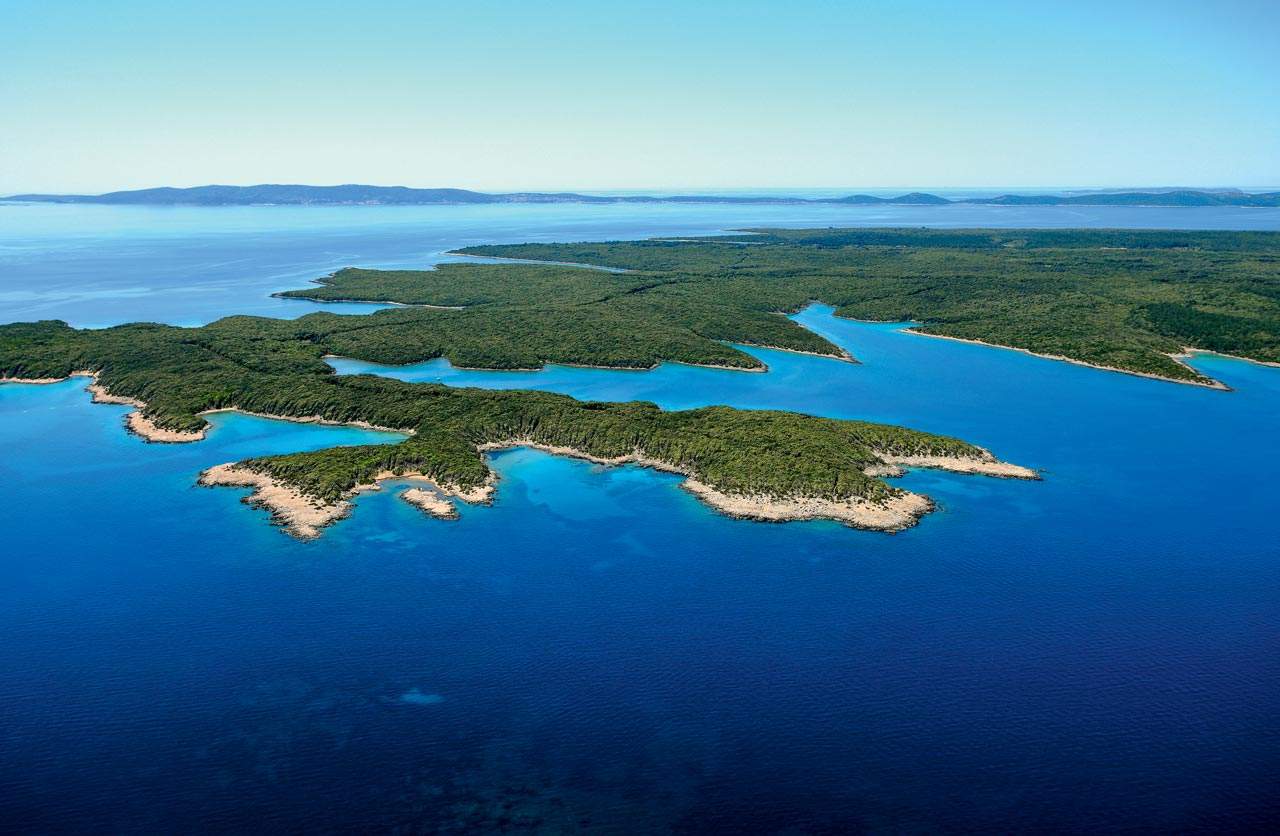 Vista desde el aire de la isla de Cres
