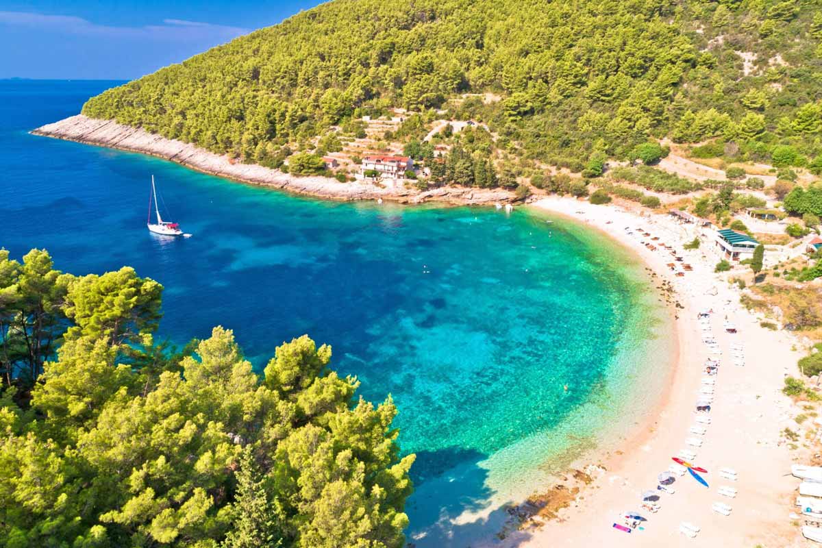 Playa de Putnatska Luka en Korcula